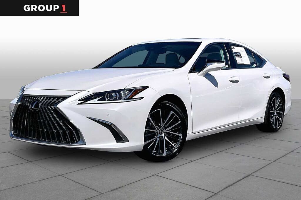2025 LEXUS ES