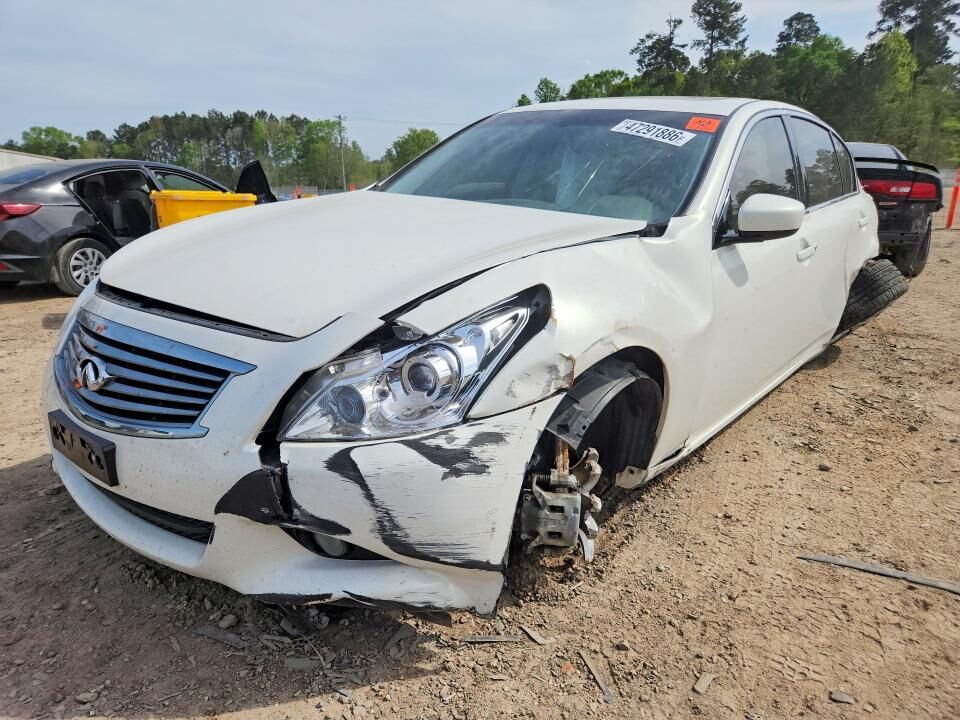 2013 INFINITI G37