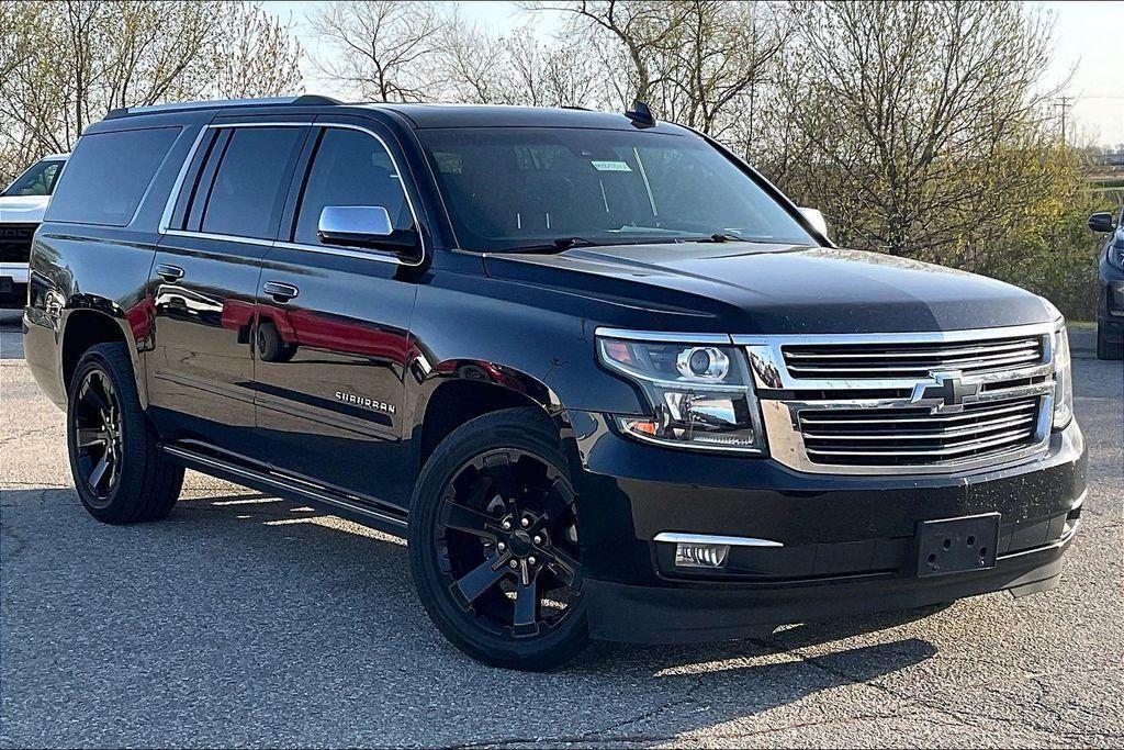 2017 CHEVROLET Suburban