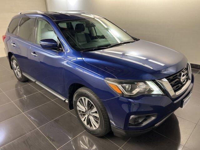 2017 NISSAN Pathfinder
