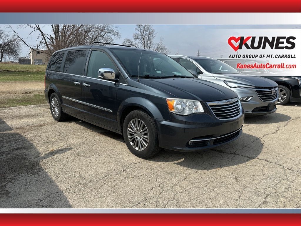 2014 CHRYSLER Town and Country