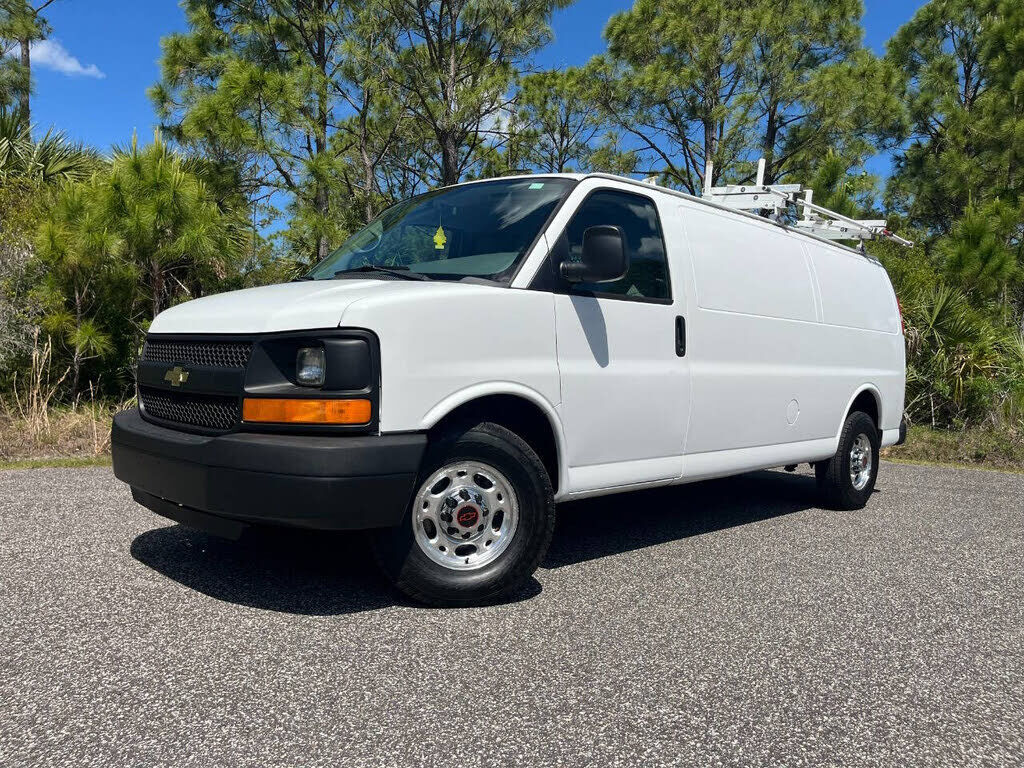 2013 CHEVROLET Express