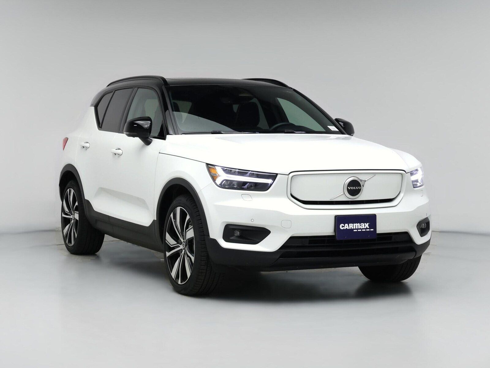 2021 VOLVO XC40