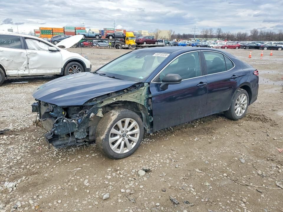 2018 TOYOTA Camry