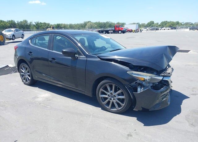 2018 MAZDA Mazda3