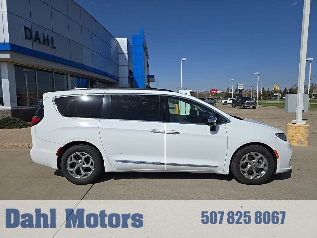 2023 CHRYSLER Pacifica