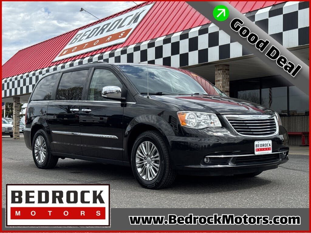 2016 CHRYSLER Town and Country