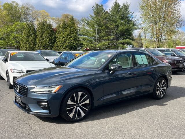 2022 VOLVO S60