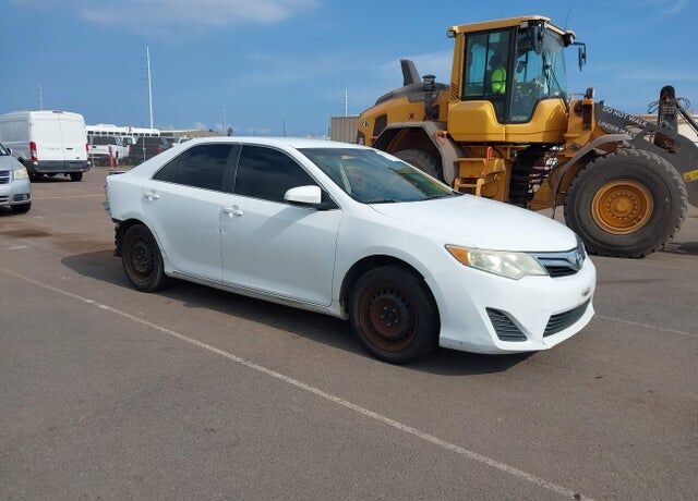 2013 TOYOTA Camry