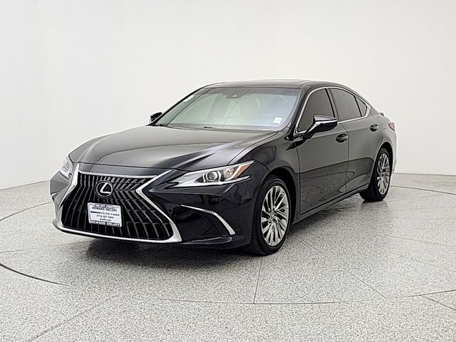2025 LEXUS ES