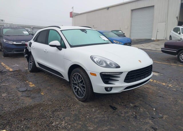 2018 PORSCHE Macan