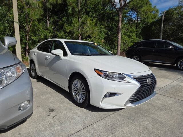 2016 LEXUS ES
