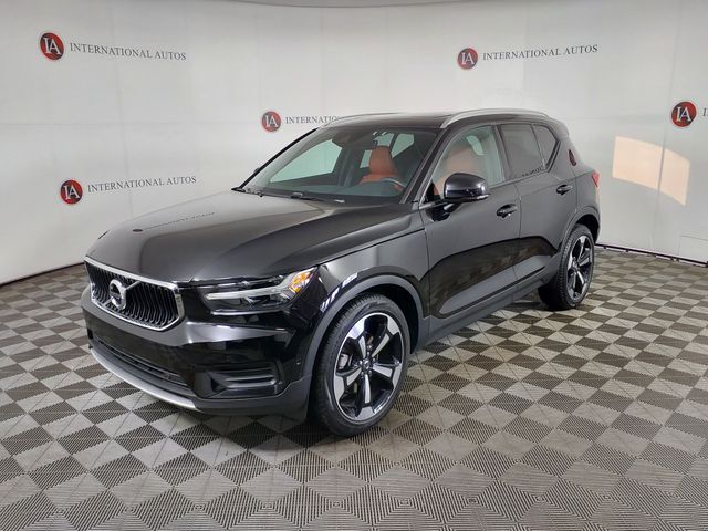 2019 VOLVO XC40