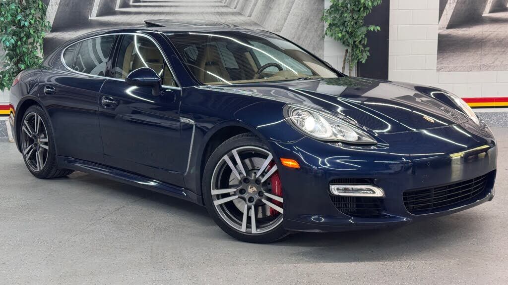 2013 PORSCHE Panamera