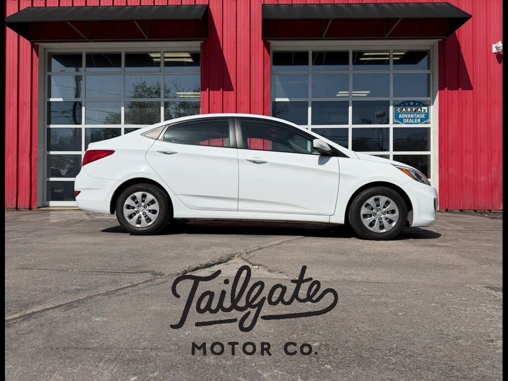 2017 HYUNDAI Accent