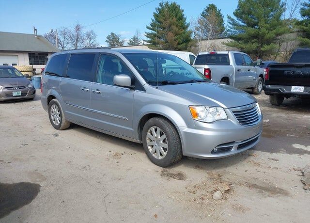 2015 CHRYSLER Town and Country