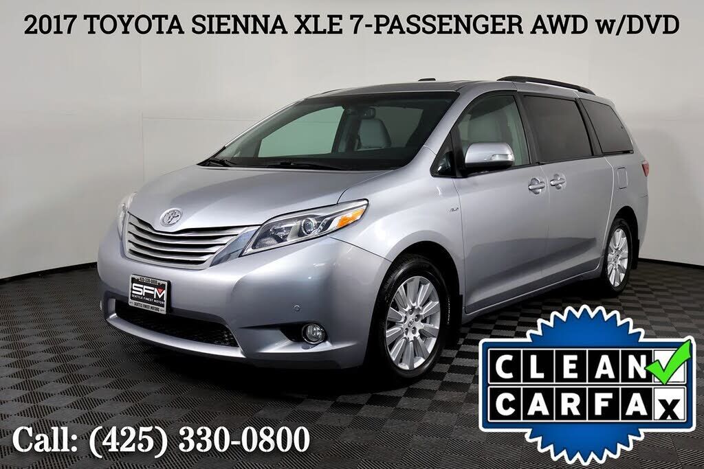 2017 TOYOTA Sienna