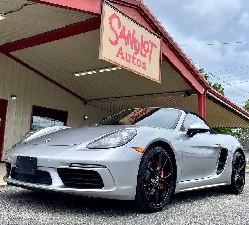 2018 PORSCHE 718