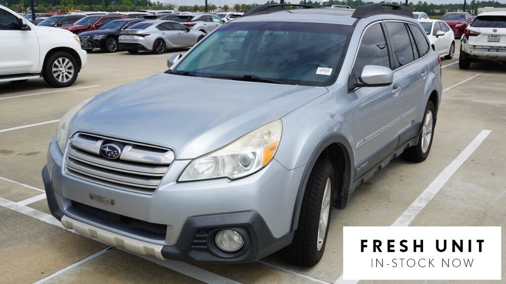 2014 SUBARU Outback
