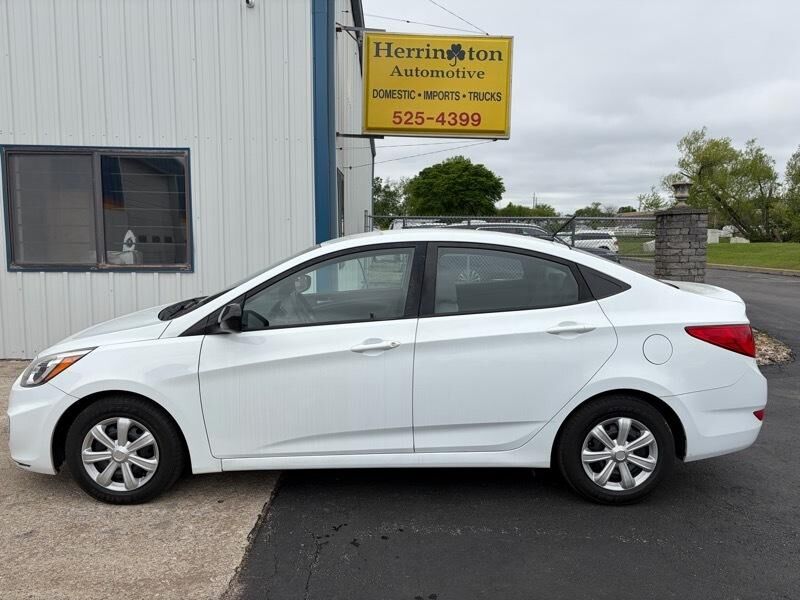 2017 HYUNDAI Accent