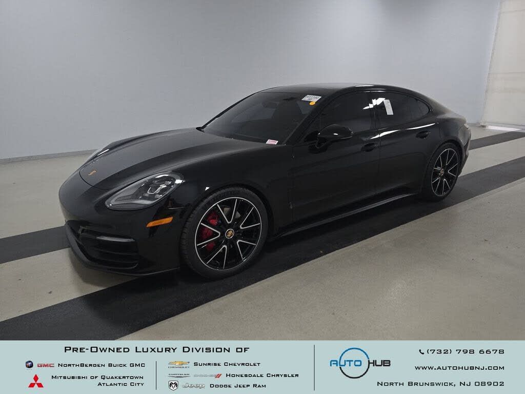 2022 PORSCHE Panamera