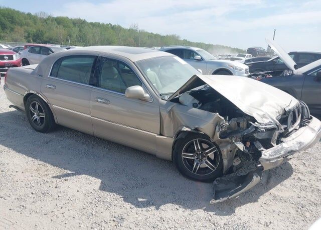 2006 LINCOLN Town Car