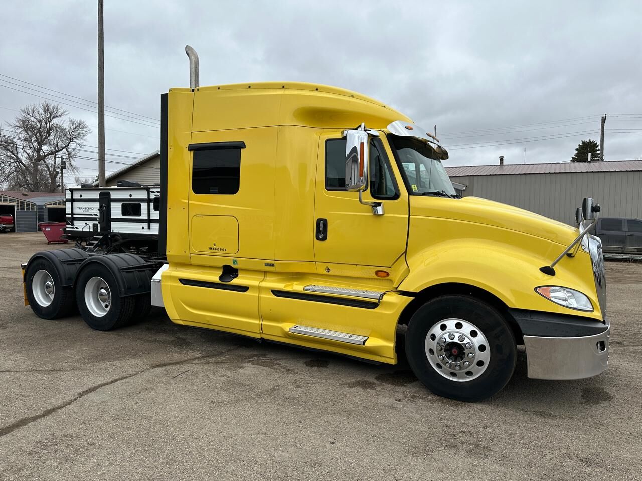 2016 INTERNATIONAL LF687