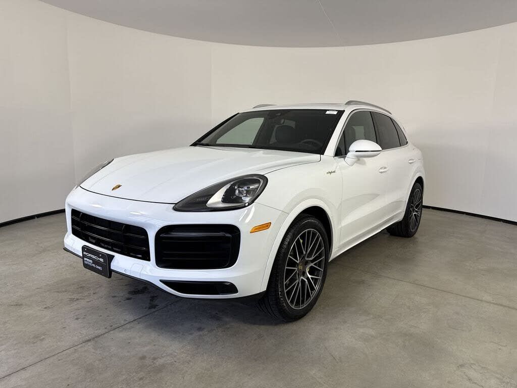 2023 PORSCHE Cayenne