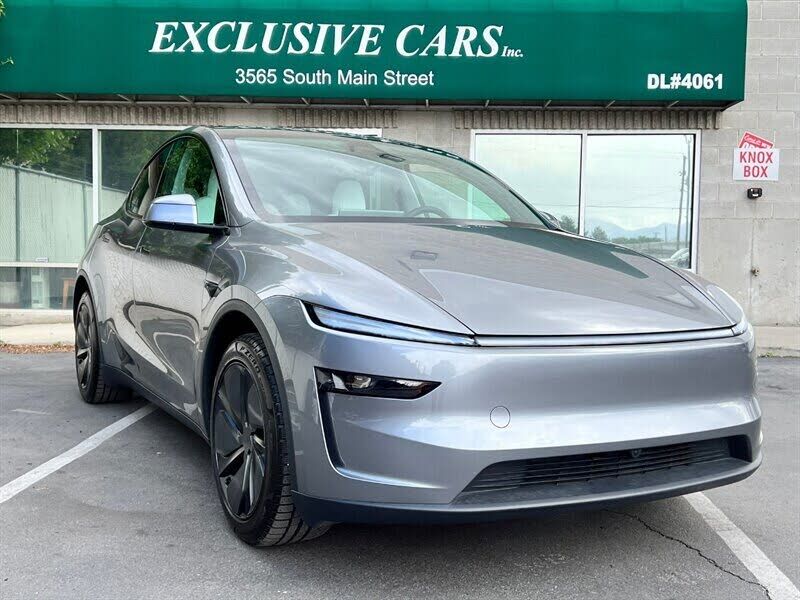 2026 TESLA Model Y