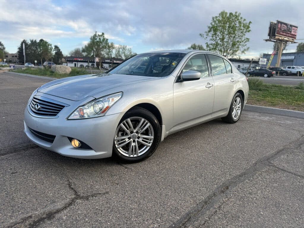 2013 INFINITI G37