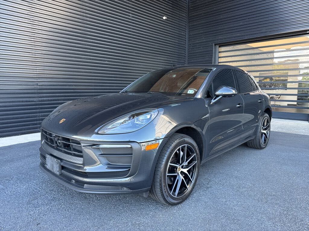 2022 PORSCHE Macan