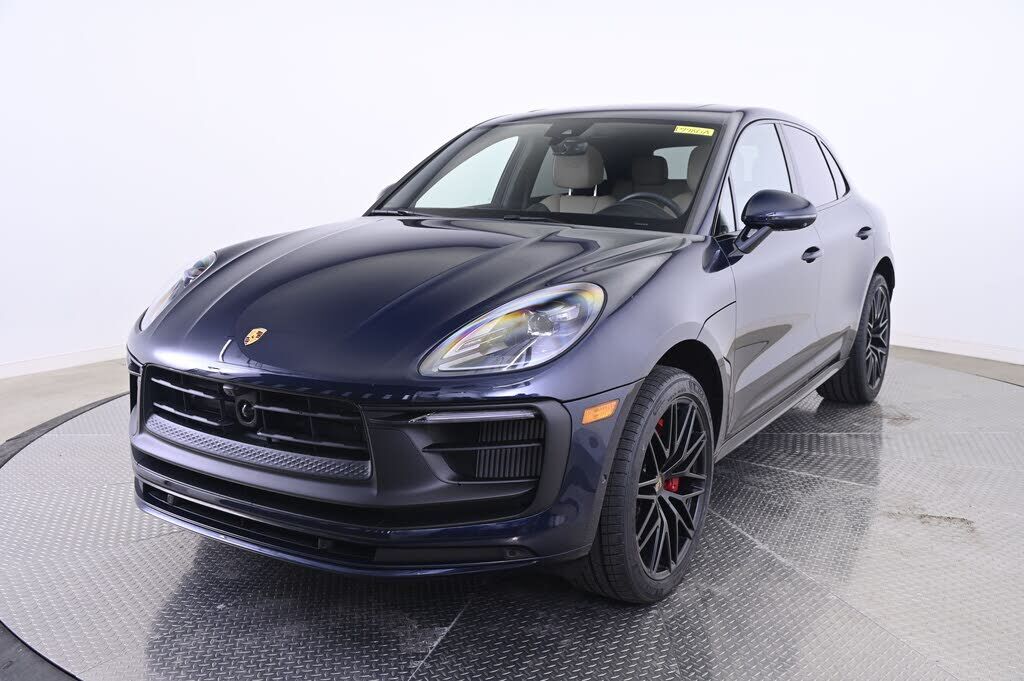 2022 PORSCHE Macan