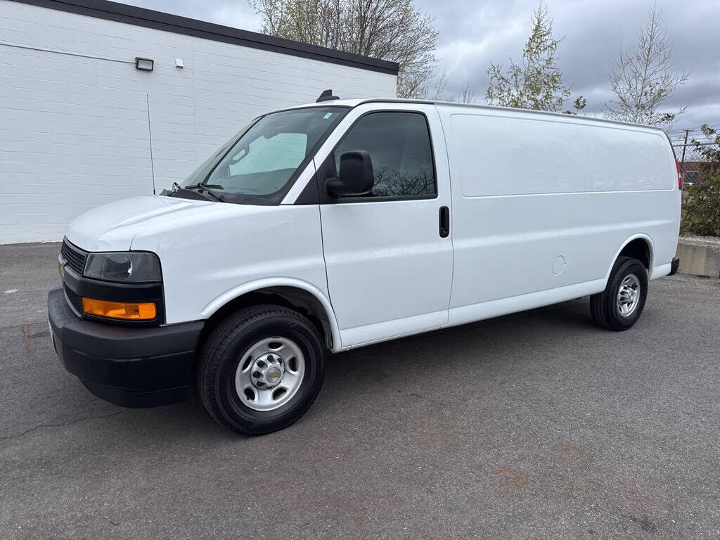2023 CHEVROLET Express