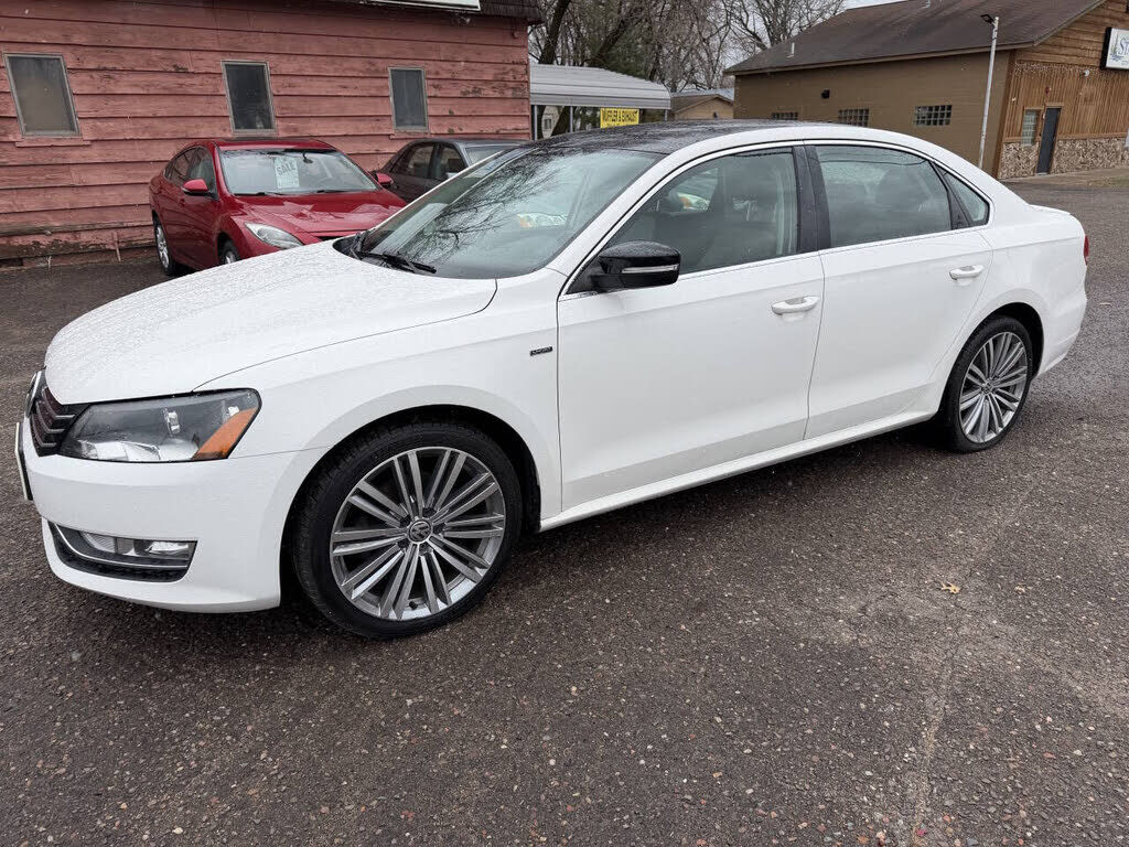 2014 VOLKSWAGEN Passat