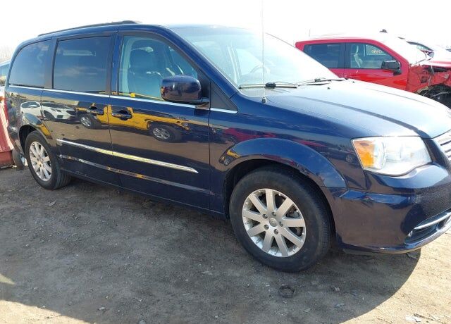 2015 CHRYSLER Town and Country