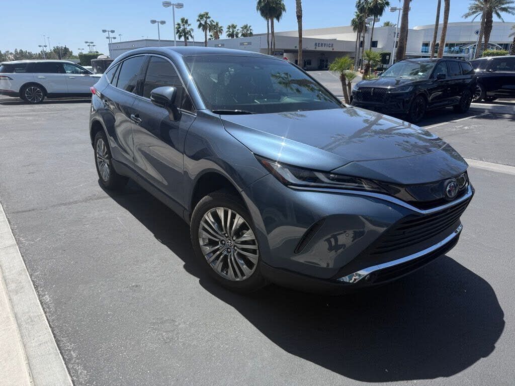2024 TOYOTA Venza
