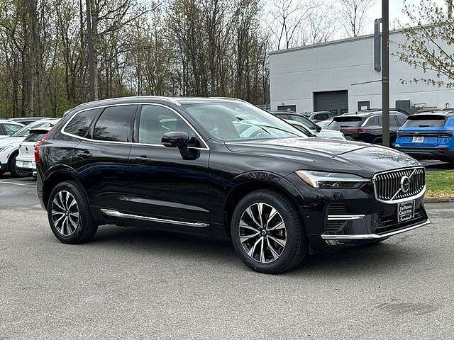 2023 VOLVO XC60