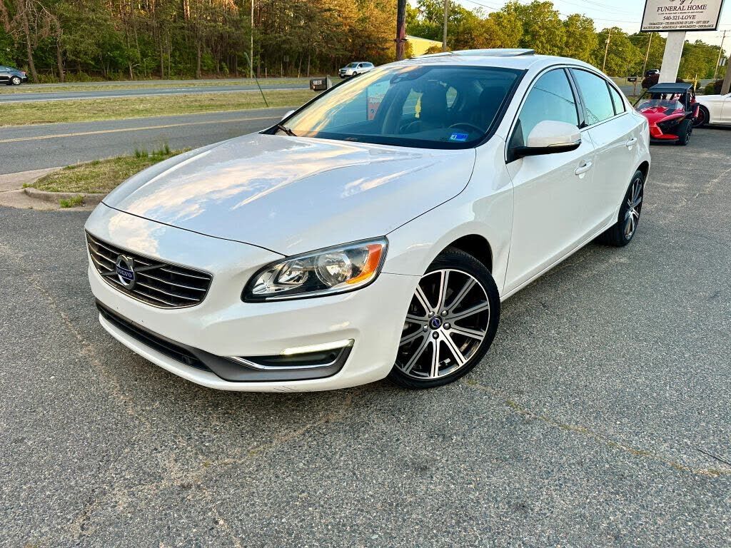 2017 VOLVO S60