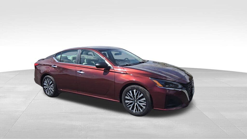 2024 NISSAN Altima
