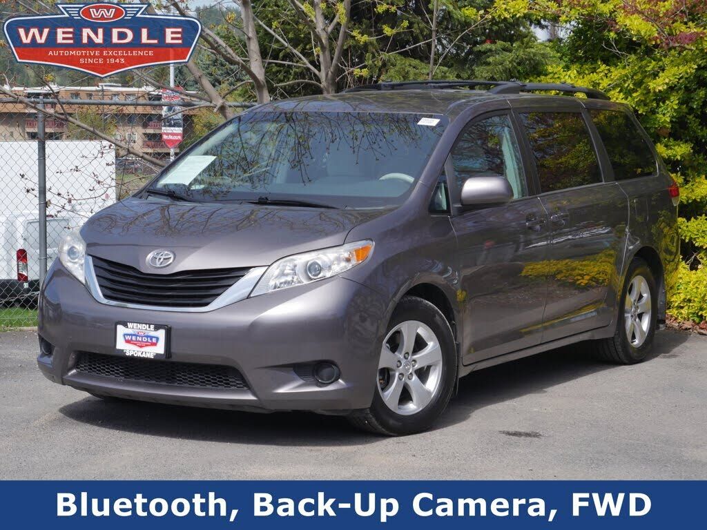 2013 TOYOTA Sienna