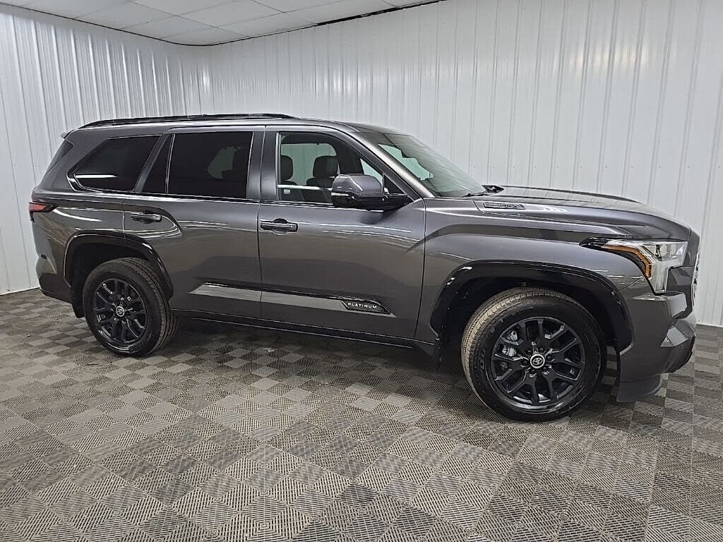 2024 TOYOTA Sequoia