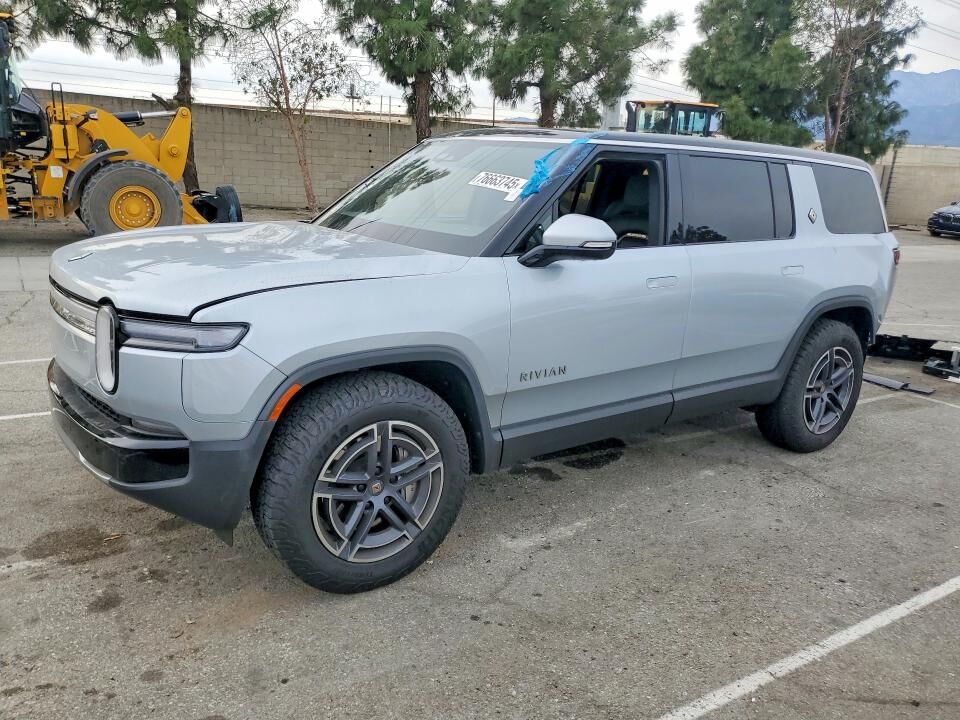 2025 RIVIAN R1S