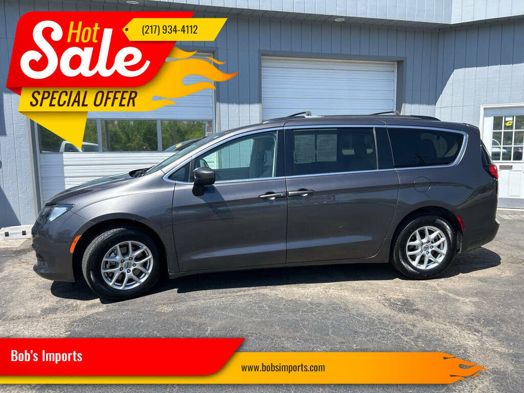 2021 CHRYSLER Voyager