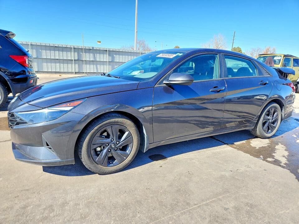 2022 HYUNDAI Elantra