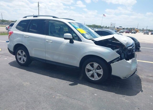 2015 SUBARU Forester