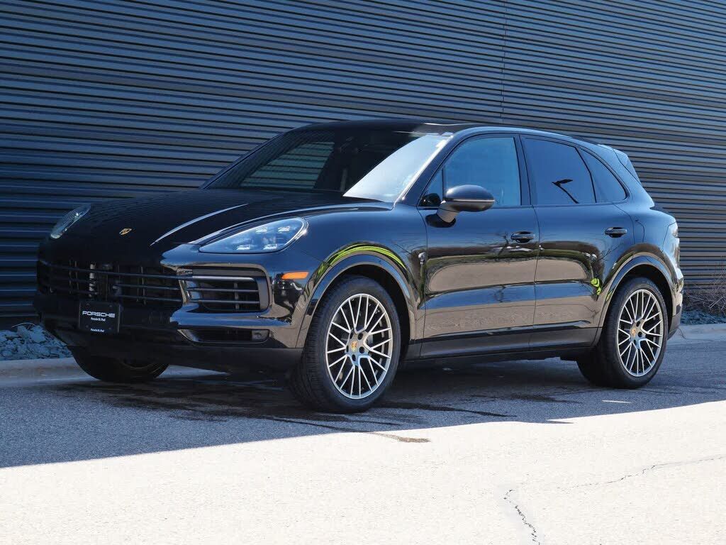 2023 PORSCHE Cayenne
