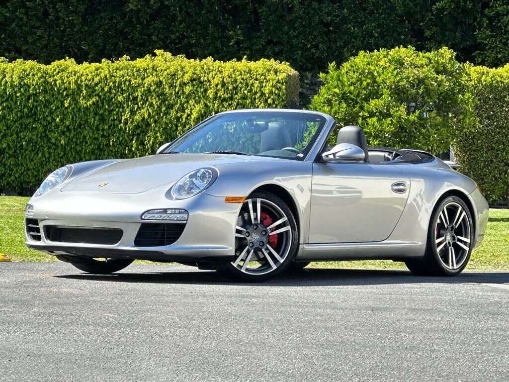 2011 PORSCHE 911