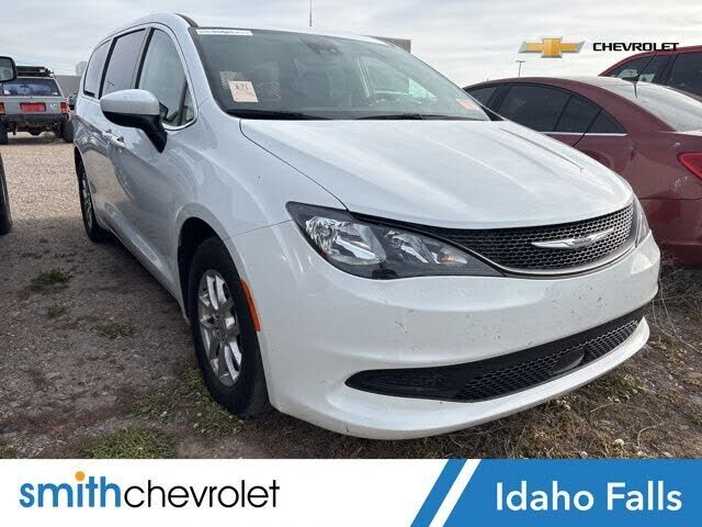 2023 CHRYSLER Voyager