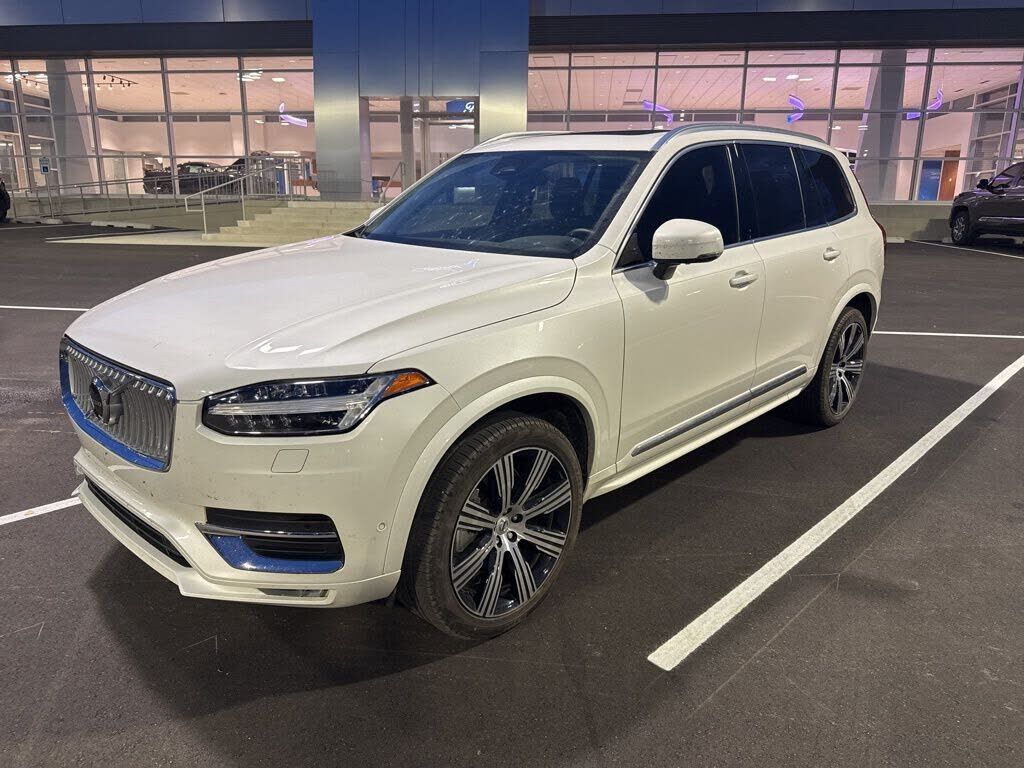 2025 VOLVO XC90