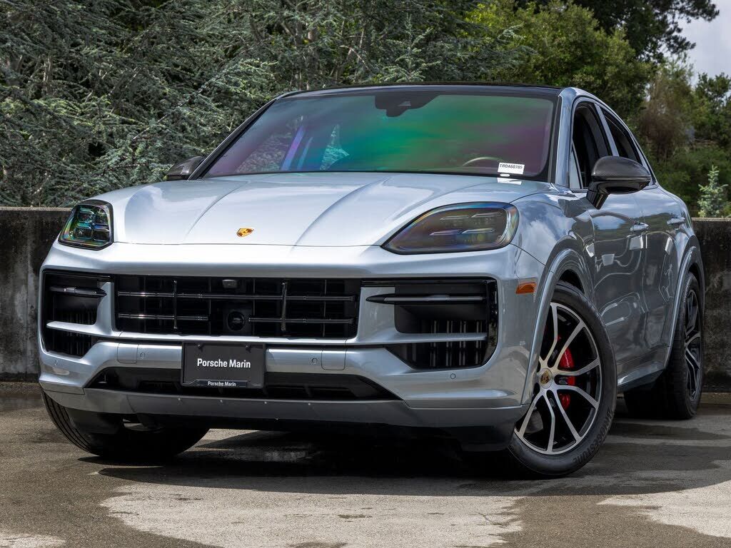 2024 PORSCHE Cayenne